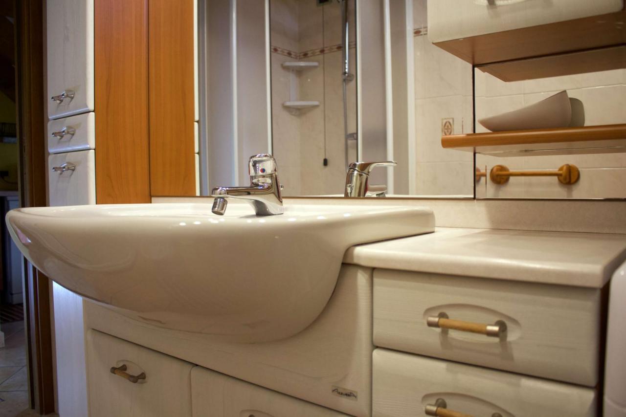 La Casa Sul Sasso In Town Serviced Accommodations Dervio Extérieur photo